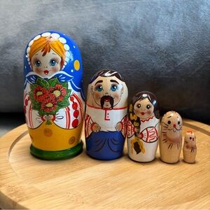 Handmade Russian Nesting Dolls Family Traditional Babushka Stacking Toy 5 Piece